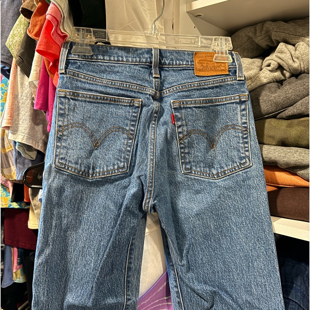 Levi’s Wedgie Straight Jean